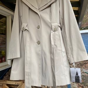 LONDON FOG RAINCOAT Large